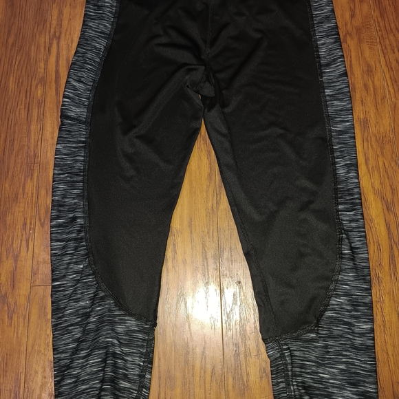 Women's Black and Gray Leggings - Picture 3 of 3